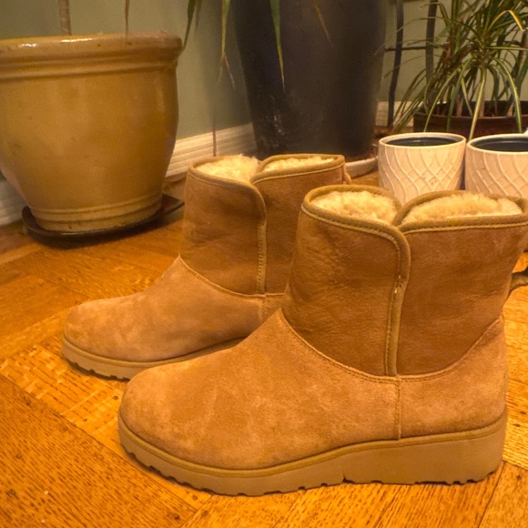 Brand new UGGs mini suede - Picture 1 of 5